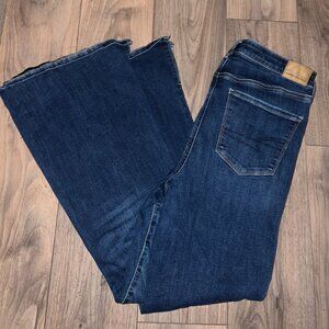 American Eagle Super Hi-Rise Flare Medium Wash Blue Jeans Size 10 Short